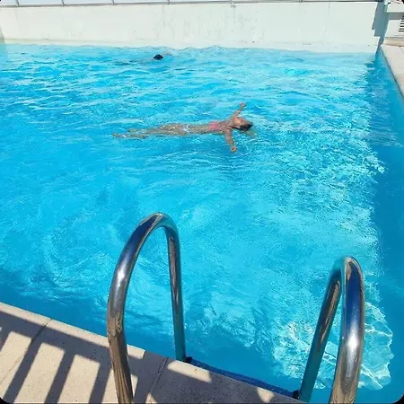 Appartement 1 Chambre Dble , 1 Canape Lit 4 Pers Max Terrasse Piscine A Deux Pas Des Plages Et Du Centre-Ville * Cannes