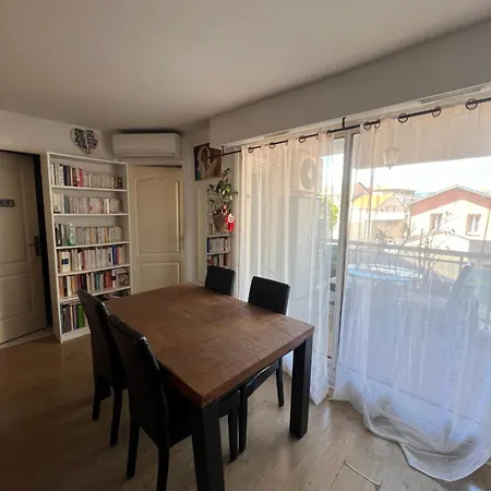 Appartement 1 Chambre Dble , 1 Canape Lit 4 Pers Max Terrasse Piscine A Deux Pas Des Plages Et Du Centre-Ville Daire *